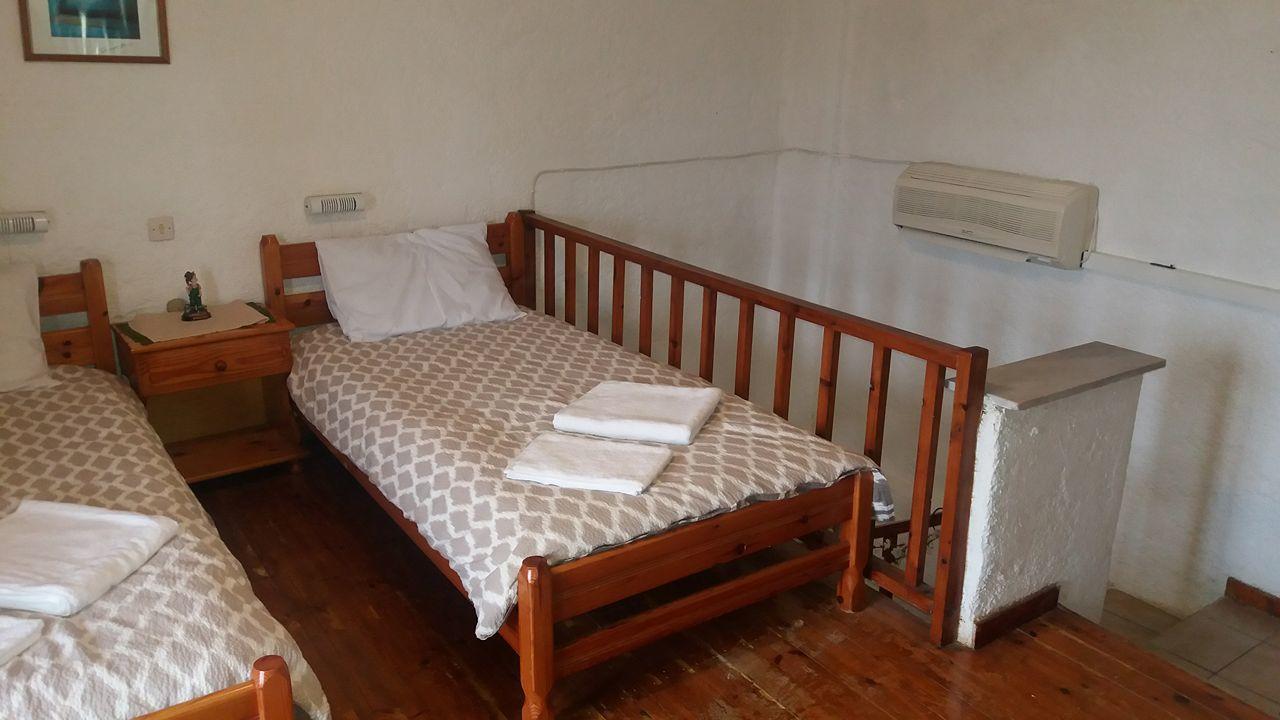 Antikristo Rooms Karteros Esterno foto
