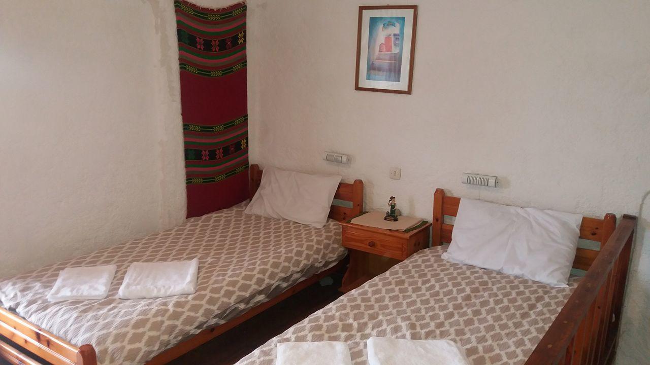 Antikristo Rooms Karteros Esterno foto